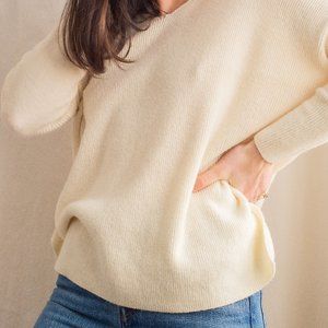 UNIQLO | Cream V-Neck Sweater
